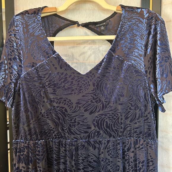 Torrid NAVY Blue Purple Print Velvet V-Neck Short Sleeve keyhole Dress Size 1X - Picture 12 of 12